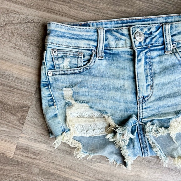 American Eagle Shortie Denim Shorts Lace Distressed Light Wash Size 0 - Picture 8 of 11
